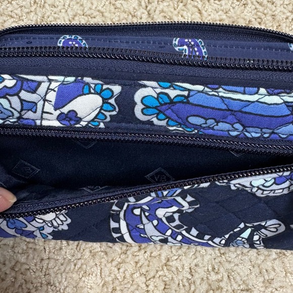 Vera Bradley Quilted Paisley Zip‎ Around Wallet Wristlet Organizer Blue Purple - Picture 4 of 9